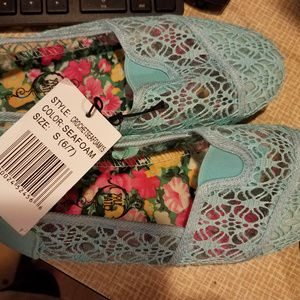 Pretty Seafoam Crochet Shoes